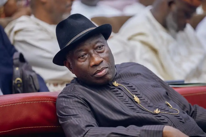 How projects I initiated in Bayelsa were abandoned ? Jonathan