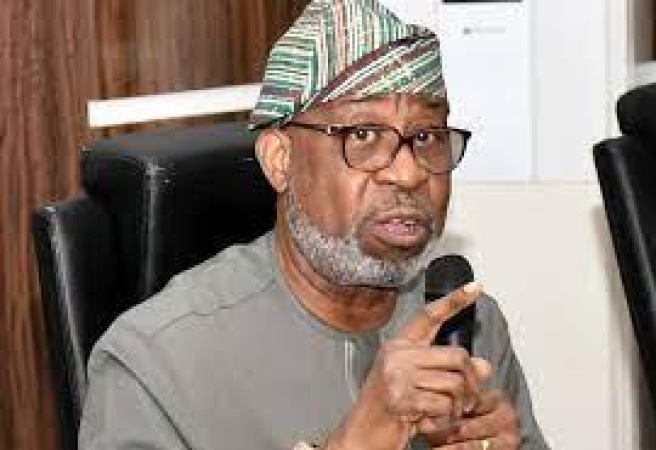 Schools charging fees in foreign currencies should be shut down ? Minister