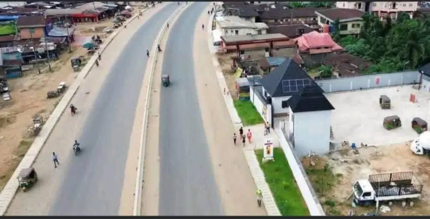 FG terminates Port Harcourt?Aba road contract over poor performance