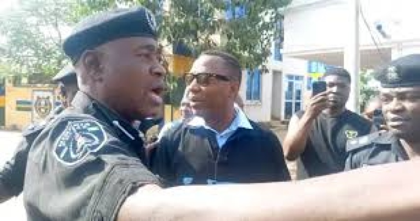 How over 10 policemen bundled Sowore out of court premises ? Lawyer