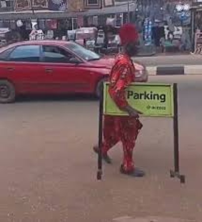 Angry customer seizes Access Bank?s sign post over alleged unlawful deductions