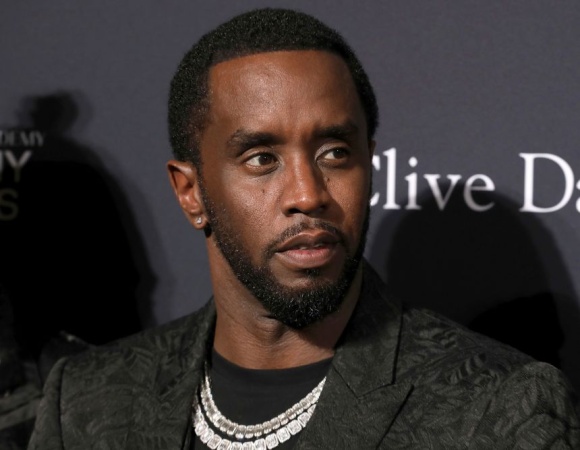 Sean ?Diddy? Combs checks into Fort Dix to begin prison sentence