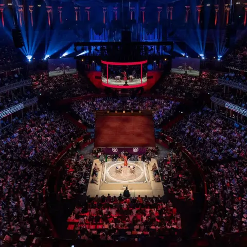 Ritual, wrestling and Reddit: Grand Sumo meets internet fandom in London