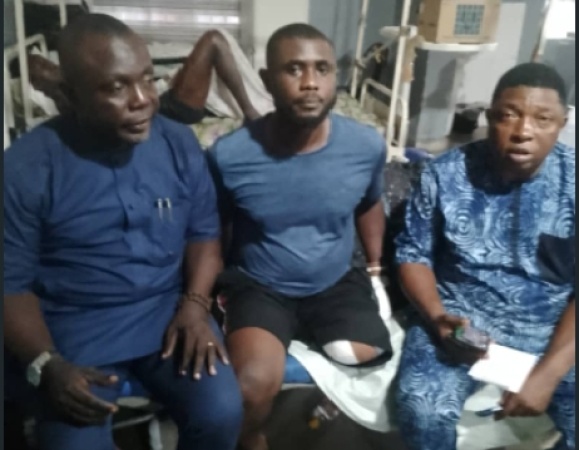 Vessel absconds after breaking seafarers? leg in Nigerian port