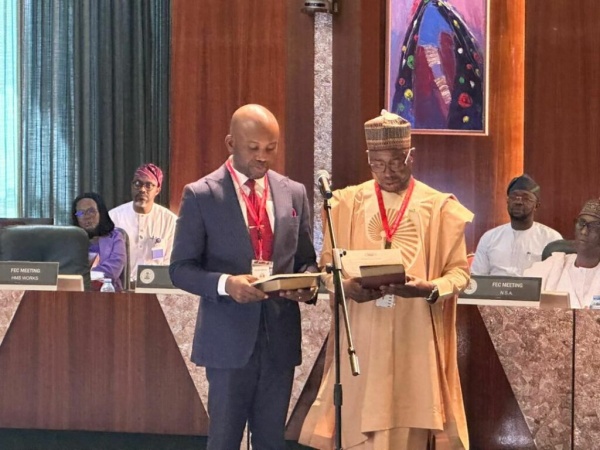 JUST IN: Tinubu swears in two new ministers, holds first FEC meeting since July