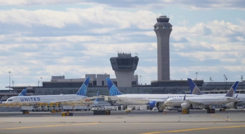 Thousands of US flights cancelled or delayed over government shutdown