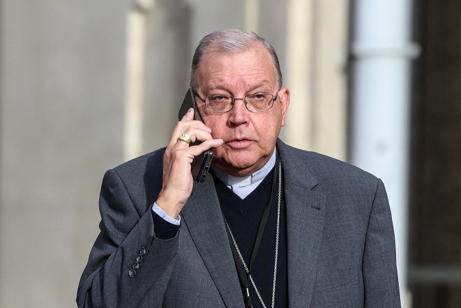 Bishop throws in the towel over inappropriate conduct toward women