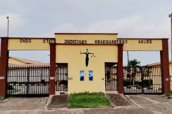 We ride with criminals to court, magistrates cry out