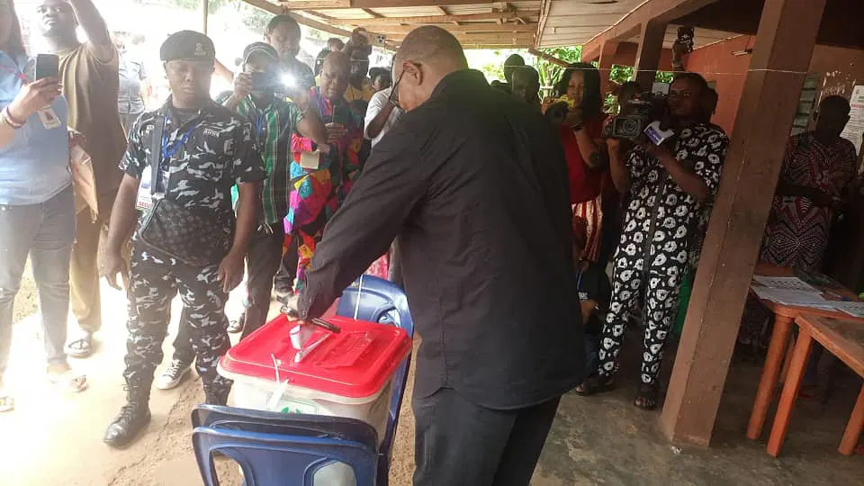 Obi, Moghalu vote in Anambra, raise alarm over vote buying