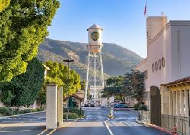 Netflix announces deal to buy Warner Bros. and HBO