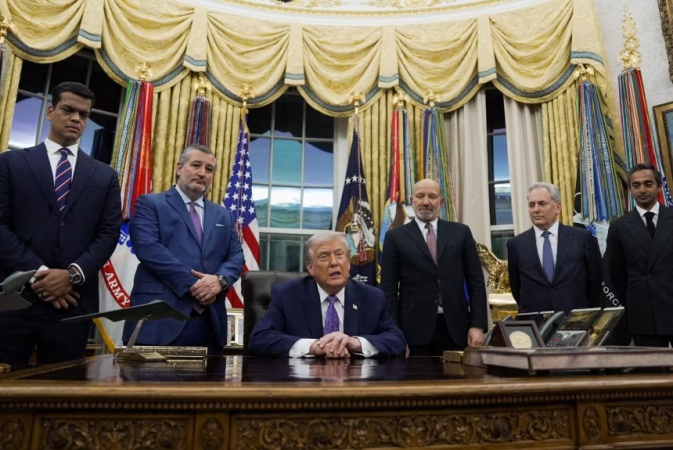 Trump signs executive order blocking states from enforcing their own regulations around AI