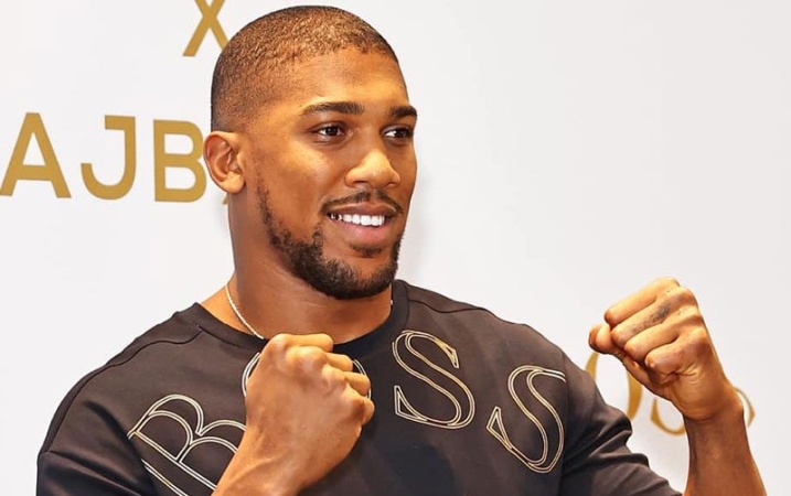 Fatal Crash: Fury, Usyk, Klitschko, others commiserate with Joshua, pay tribute to dead associates
