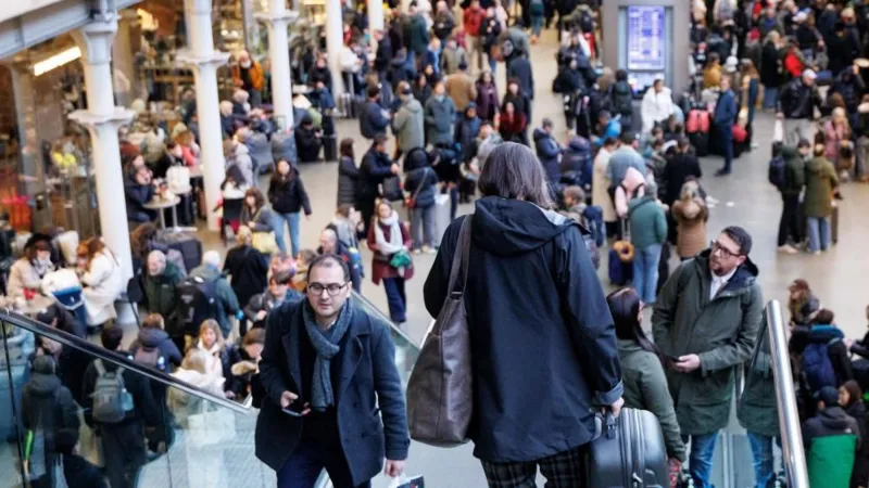 Passengers stuck onboard overnight as power outage disrupts Eurostar operations for second straight day
