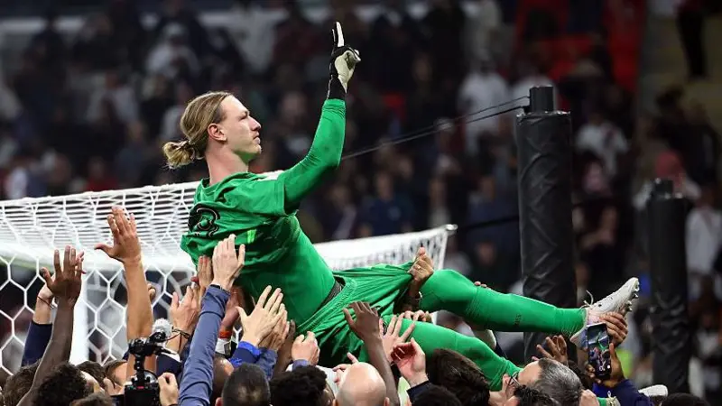 Safonov saves four penalties as PSG win Intercontinental Cup