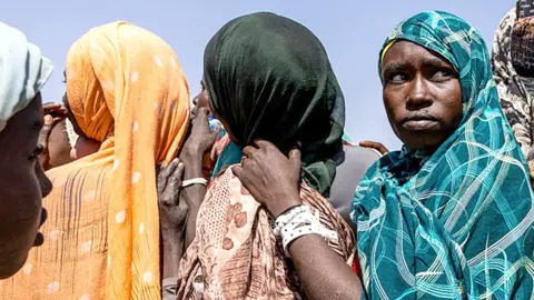 Sudan air force bombing of towns, markets and schools has killed hundreds, report says