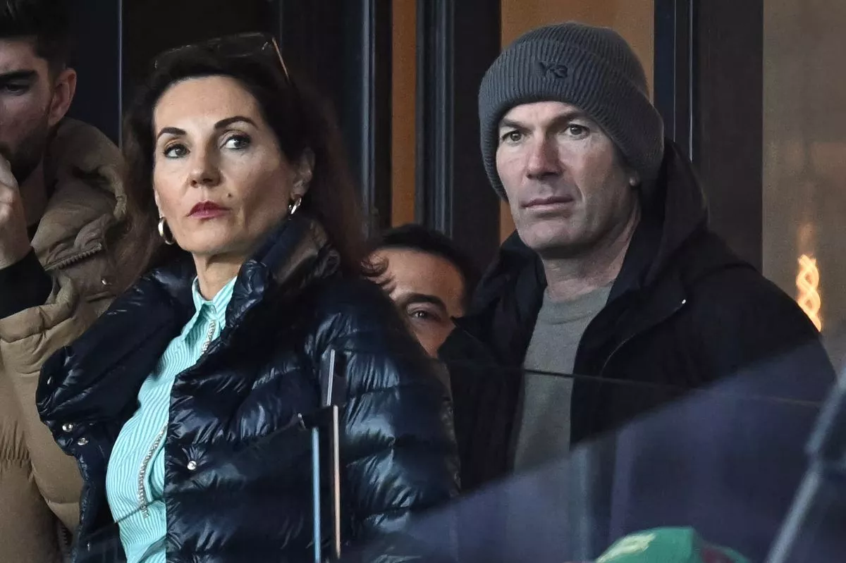 Zinedine Zidane 'finalising coaching team' after new job talks and Man United development