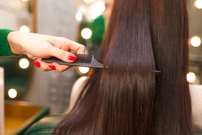 17-year-old girl hospitalized for kidney failure after hair-straightening treatment