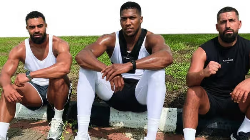 Anthony Joshua arrives London on private jet
