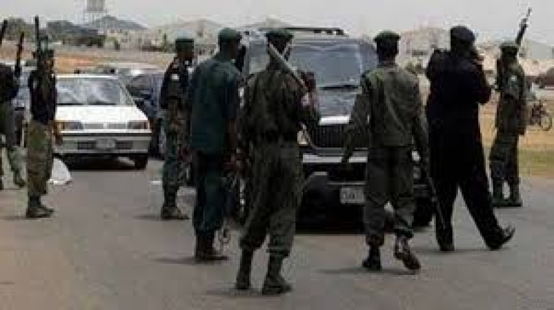 Police dismantle illegal checkpoints on East–West Road, warn against extortion