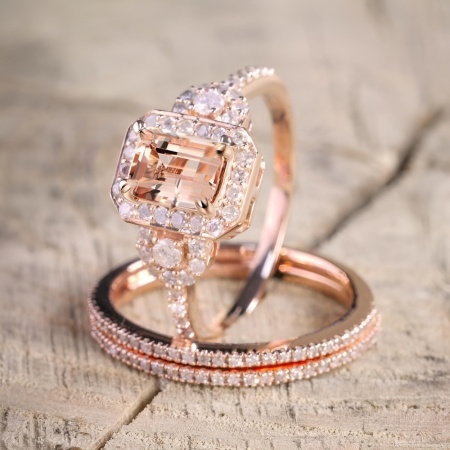 Woman slaps lover, throws away ring after he proposes to her