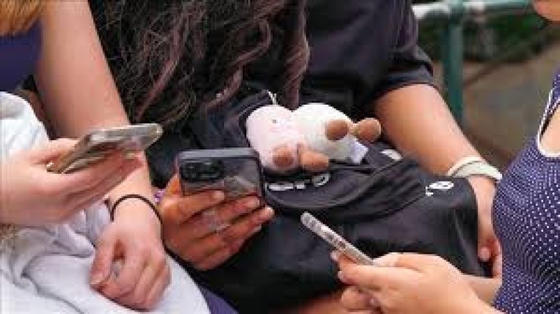 Child social media bans spread worldwide