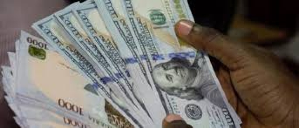 Gap between parallel, official rates widens amid fresh pressure