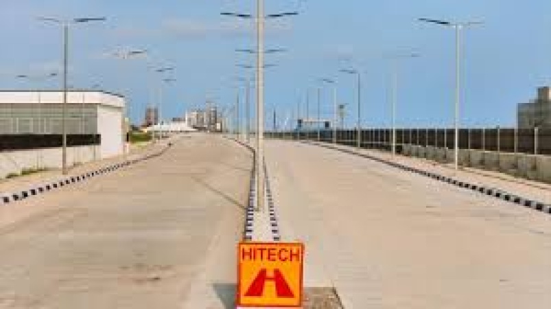 Landowners take possession of estate along coastal highway, cite court ruling