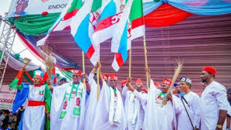 5 Osun PDP Reps, Senators formally defect to APC