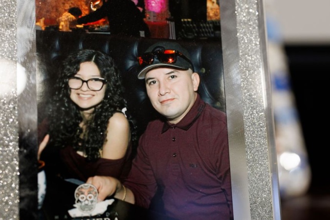 Teen girl whose Chicago father was detained in an immigration case dies from a rare cancer