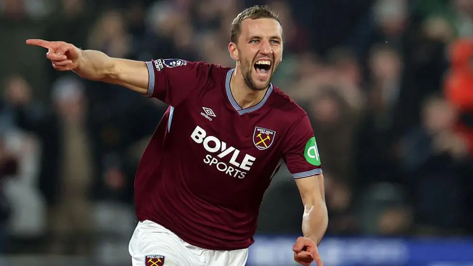 West Ham ends Man Utd's winning run