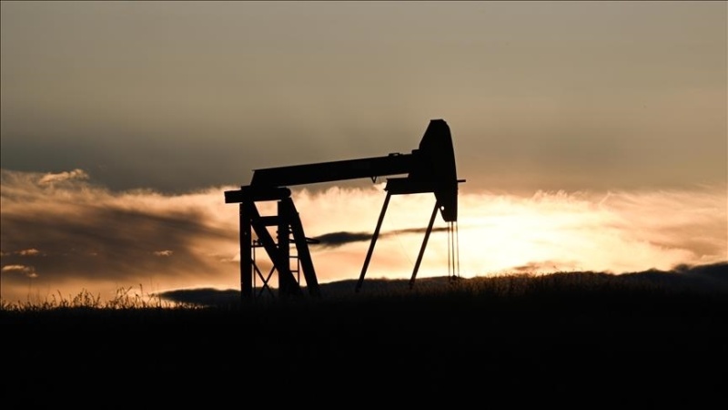 Oil prices surpass $100 per barrel for 1st time since 2022 over concerns Iran war disrupting supply