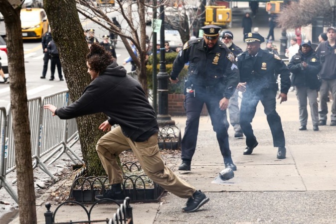 Homemade explosive hurled near NYC mayor’s home during protests could have caused ‘serious injury or death,’ police say