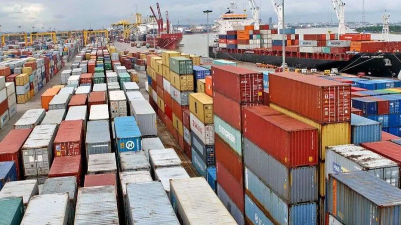 Port congestion worsens as barge operators lament berthing space