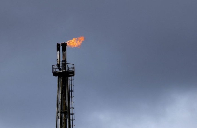 Oil prices rise after Iran restricts access to Strait of Hormuz and ceasefire nears expiration