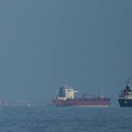 Oil rises above $106 per barrel as US, Iran deadlocked in Strait of Hormuz