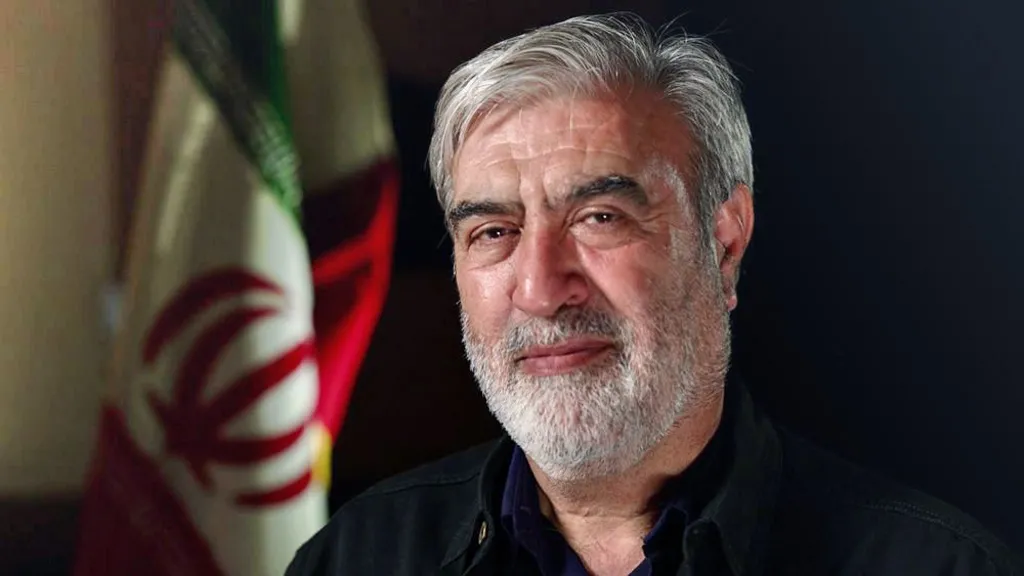 Tehran will never cede control of Strait of Hormuz, senior Iranian politician tells BBC