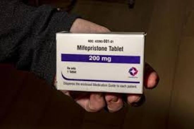 US appeals court blocks FDA rule that allows women to obtain abortion drugs by mail