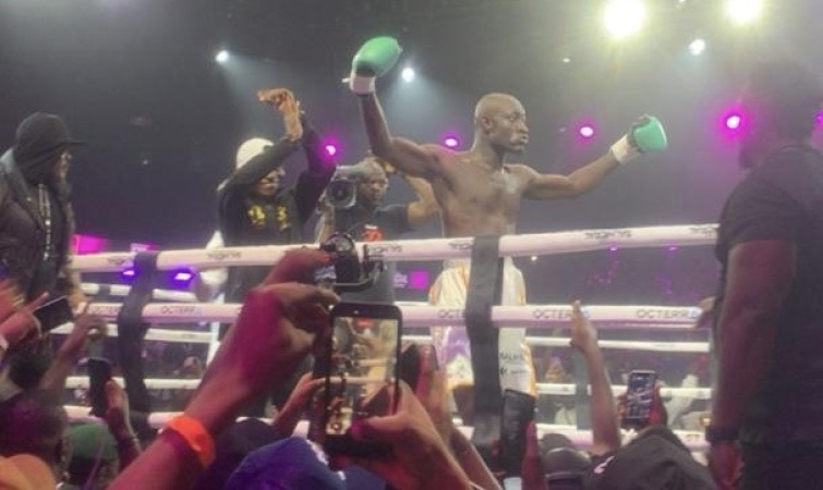 E-Money gifts Carter Efe N50m for beating Portable in celebrity boxing