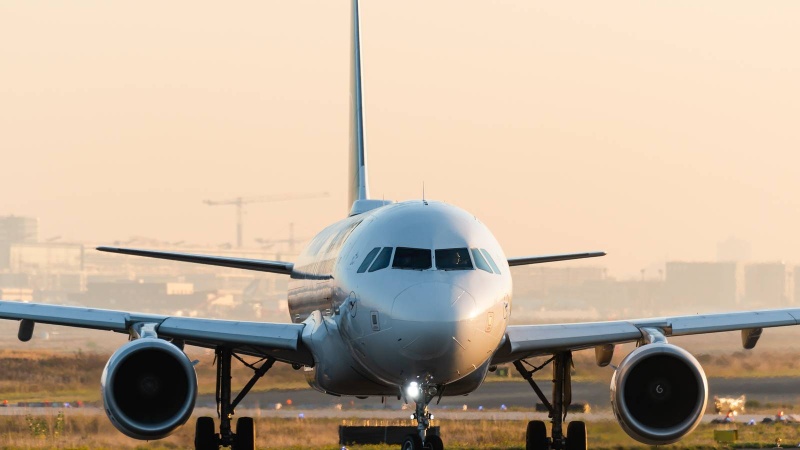 Drunk passenger forces plane to make emergency landing