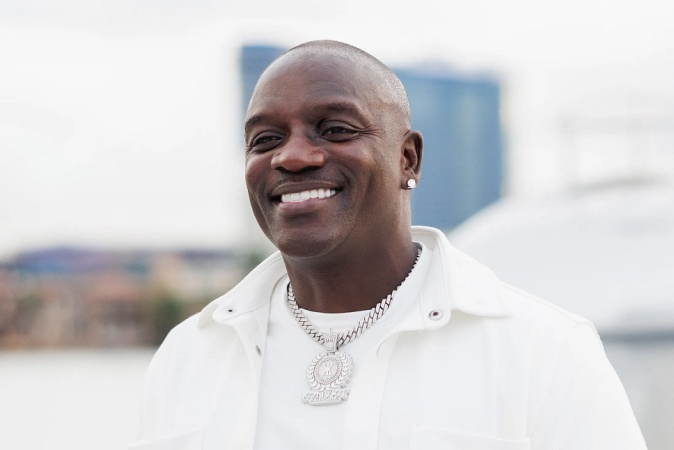 Akon hails Nigerians as ‘most intelligent people on earth’