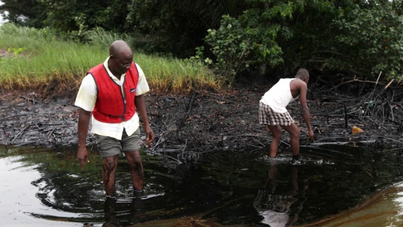 How Nigeria, an oil-rich country, ended up in the dark