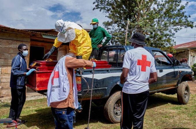 Red Cross volunteers die from suspected Ebola