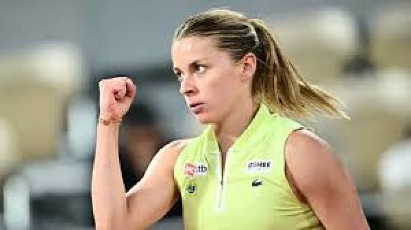 Unsung Polish qualifier Maja Chwalińska reaches French Open final as dream run continues