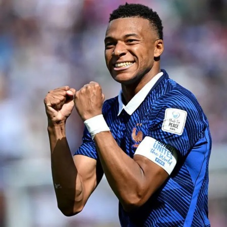 Mbappe shoots down Senegal to become France’s all-time best scorer