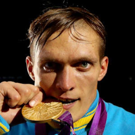 Usyk vacates belts but is not retiring