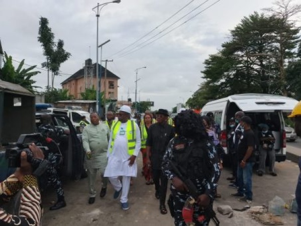 FHA tours site of collapsed four-storey building in Rivers, blames developer