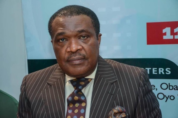 Ex-Ogun Commissioner Ashiru bows out as Odua Investment chairman, hands over to Kasali