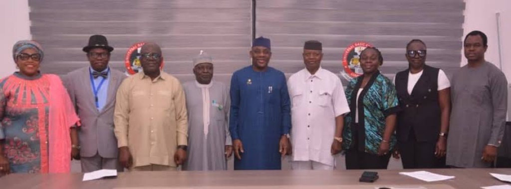 FG sets up national laureate committee, unveils N365m annual prize