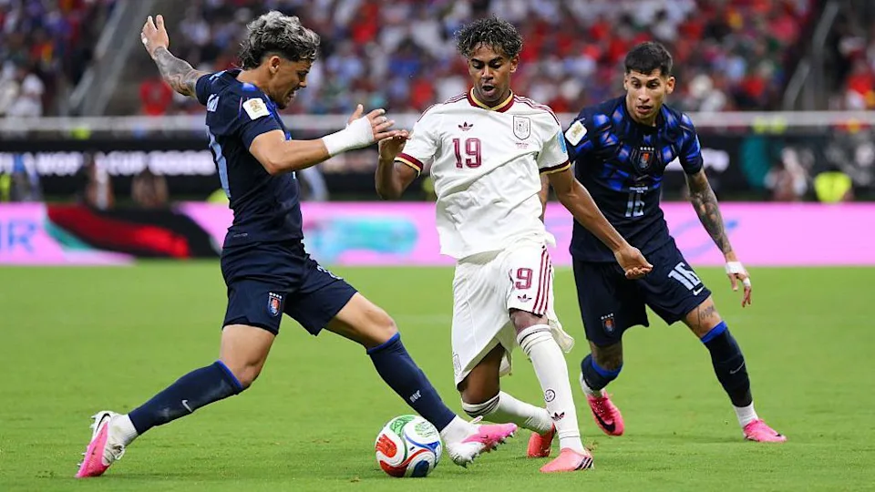 Spain knock Uruguay out of the World Cup with 1-0 win, secure group H top spot