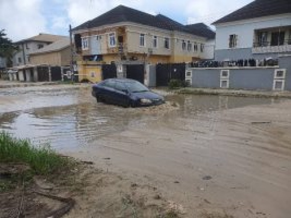 Lagos urges calm over flash floods, approves dredging of 28 channels